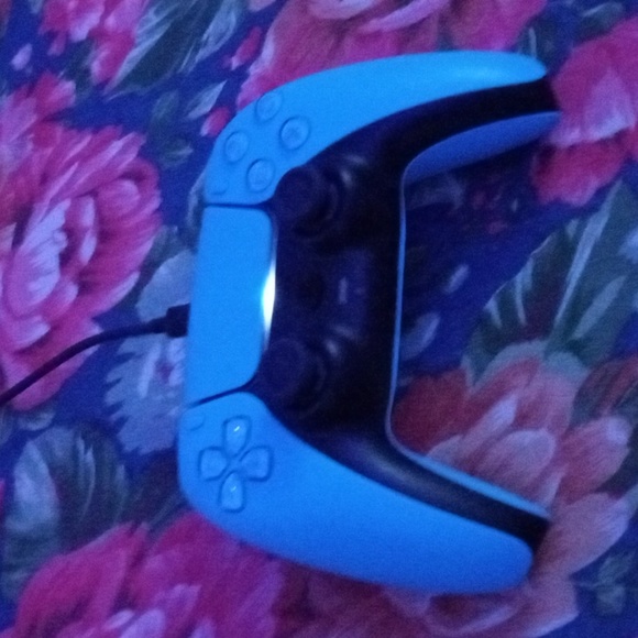 Ps5 controller - Picture 1 of 1